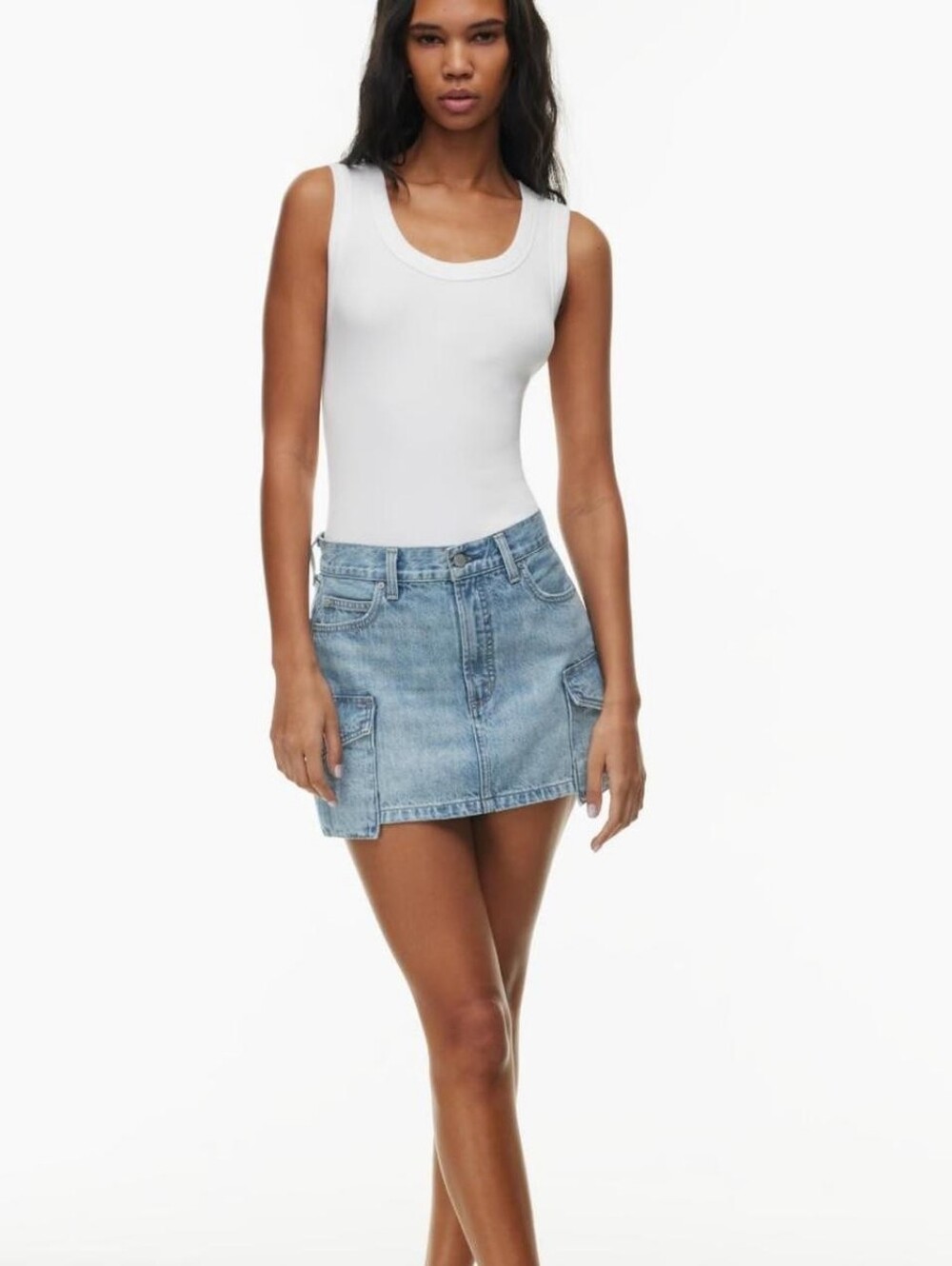 Denim Forum The '90s Cargo Mini Denim Skirt, Sz 31.            B1z